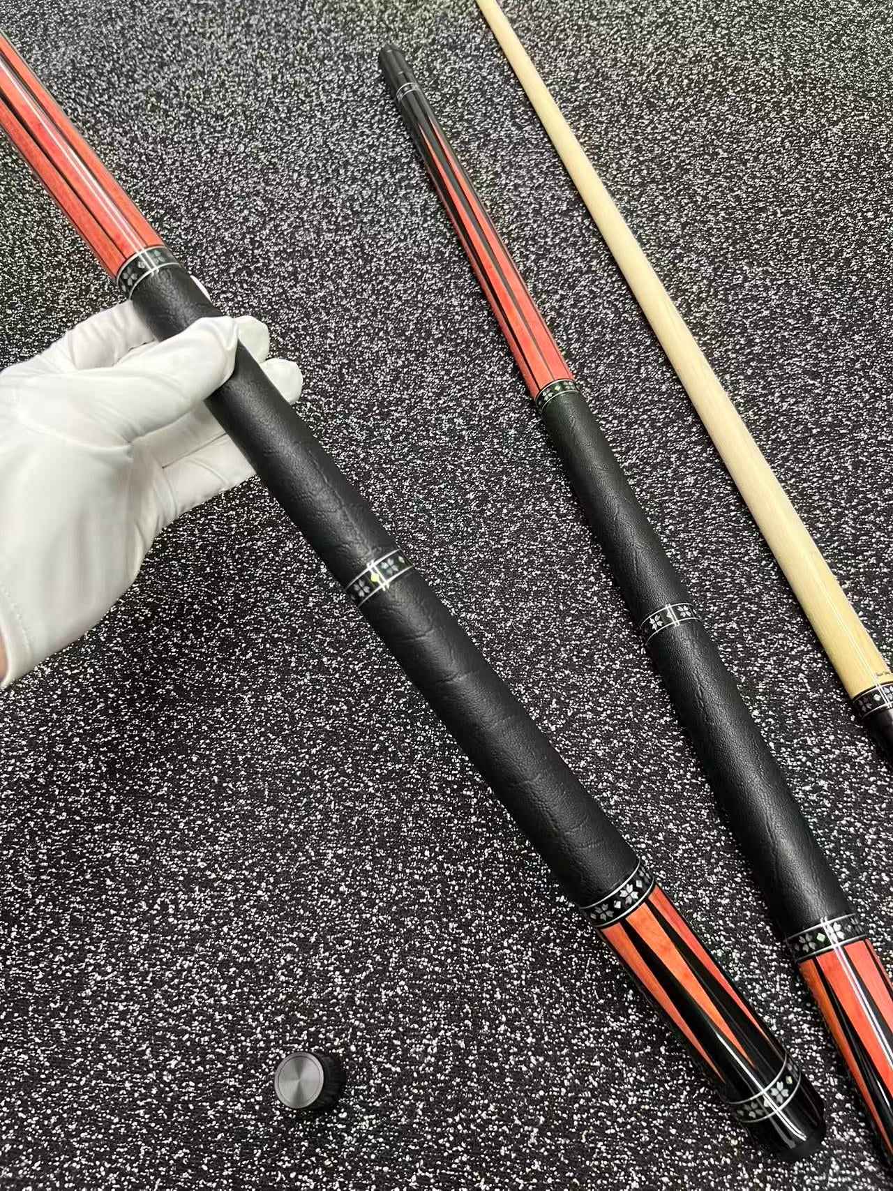 Precision Handcrafted Pink Ivory Wood & Ebony Inlay Pool Cue, Cowhide Leather Grip, Four - Core Butt, 11.8mm Tip - JIAN YING CuesPrecision Handcrafted Pink Ivory Wood & Ebony Inlay Pool Cue, Cowhide Leather Grip, Four - Core Butt, 11.8mm Tip球杆JIAN YING