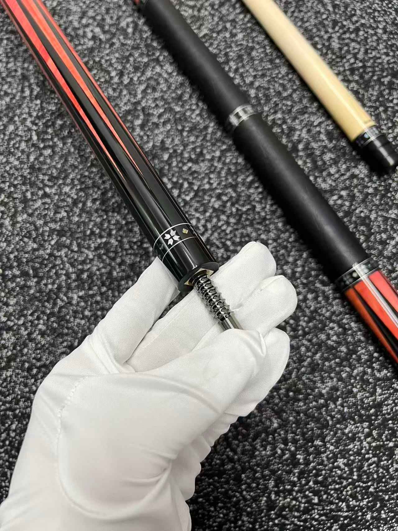 Precision Handcrafted Pink Ivory Wood & Ebony Inlay Pool Cue, Cowhide Leather Grip, Four - Core Butt, 11.8mm Tip - JIAN YING CuesPrecision Handcrafted Pink Ivory Wood & Ebony Inlay Pool Cue, Cowhide Leather Grip, Four - Core Butt, 11.8mm Tip球杆JIAN YING